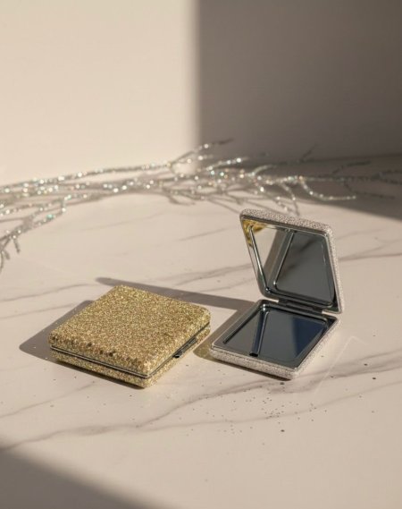 مرايا مستطيله لامعة